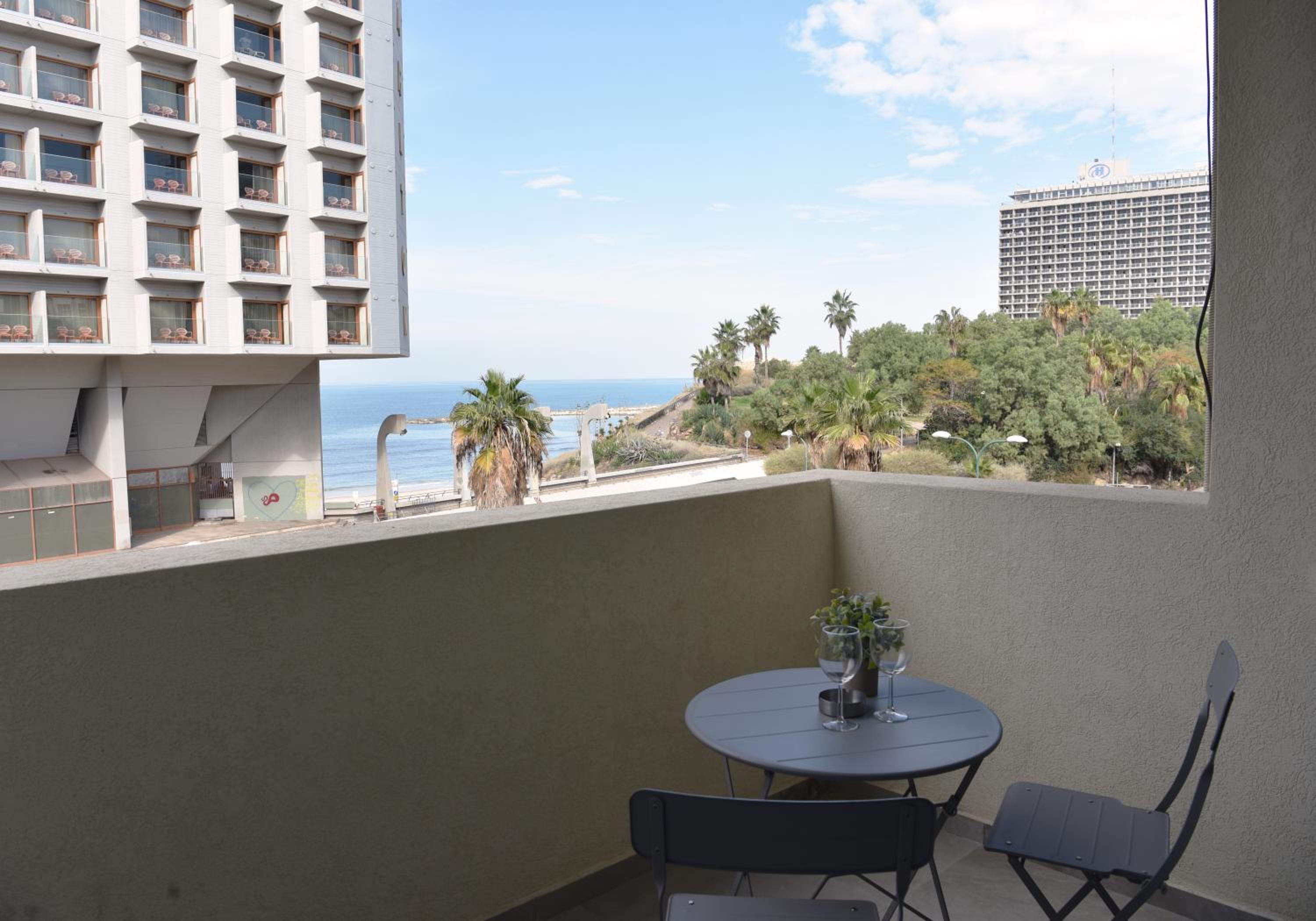 2BR Hayarkon Beach Front Holiday Suit