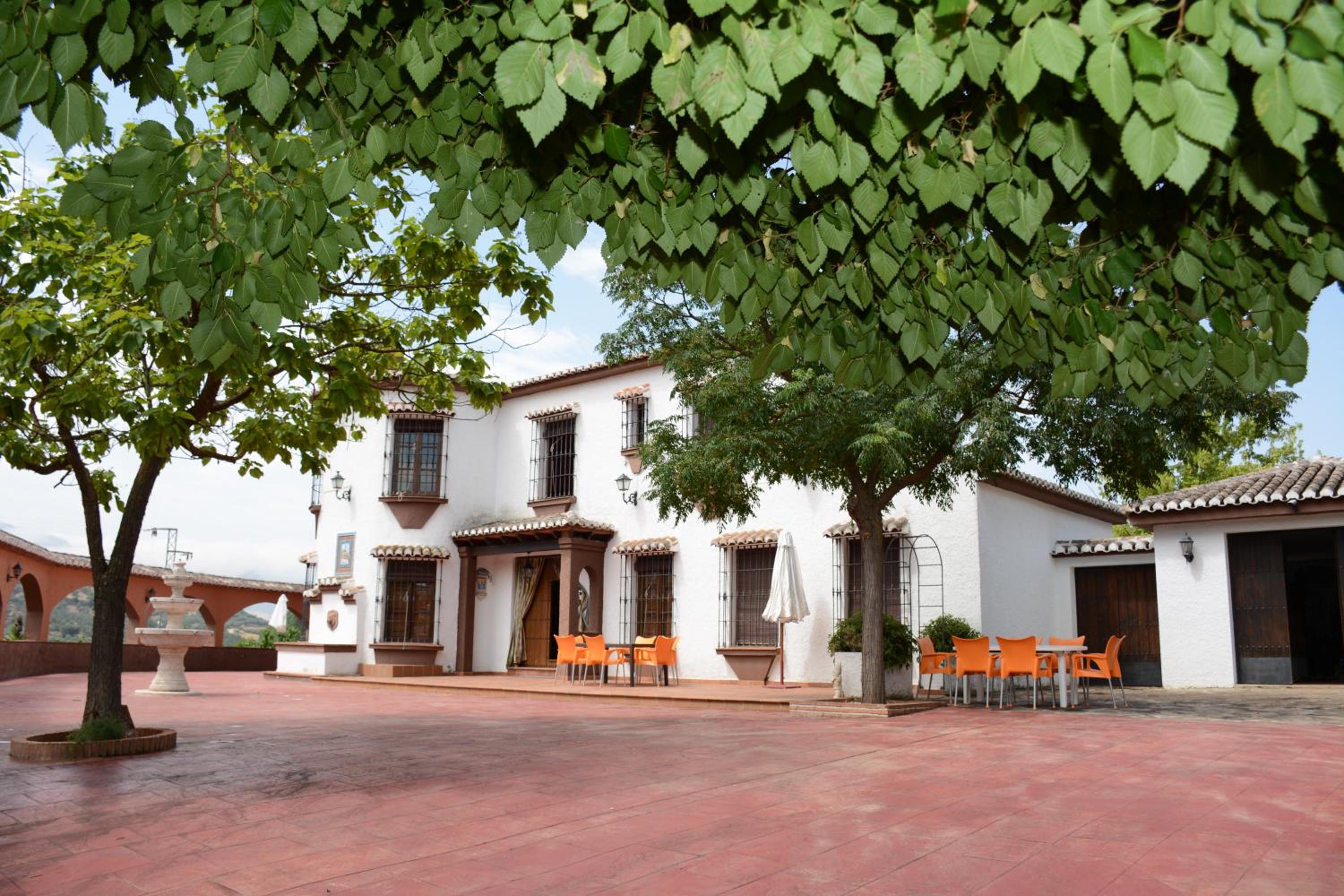 Cortijo Los Arcos - Lujo rural con piscina y vistas espectaculares en Málaga