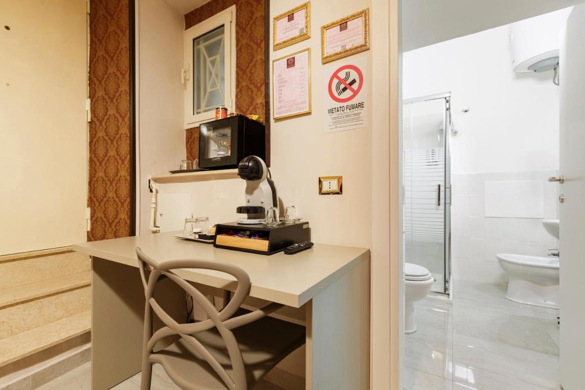Spinacorona Room