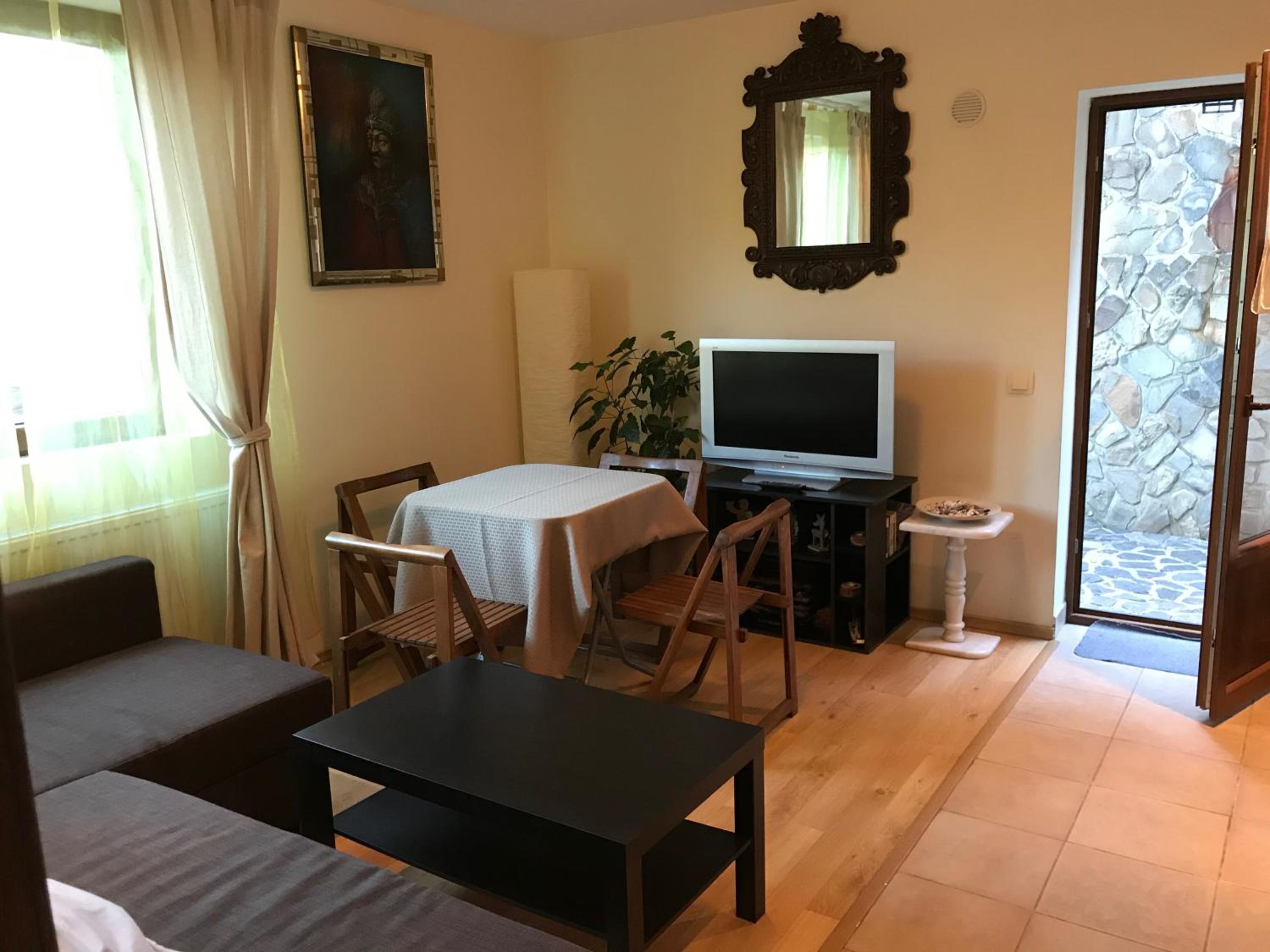Lovely & Cozy Apartment view 5