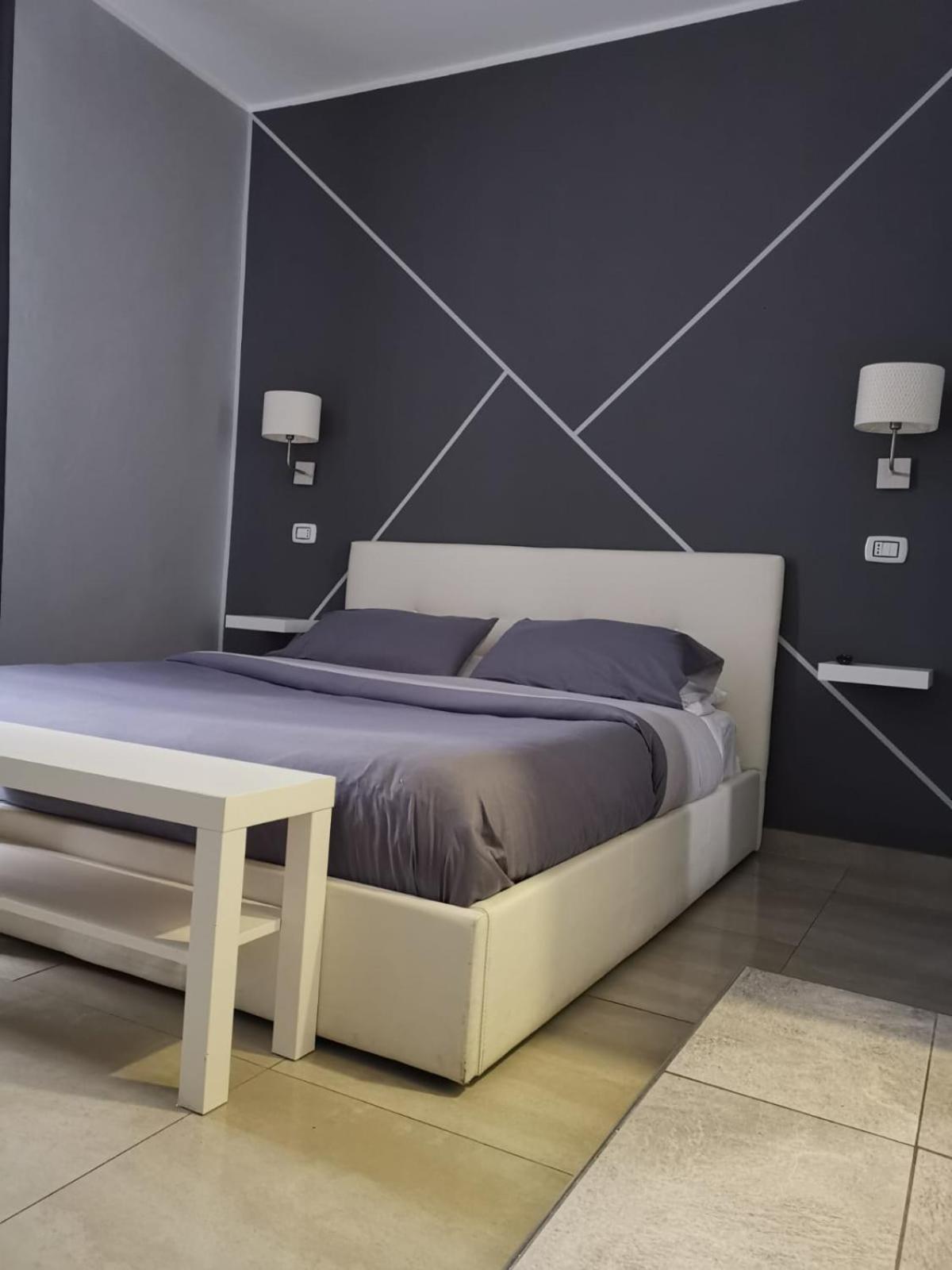 Re Carlo Rooms - Image 2