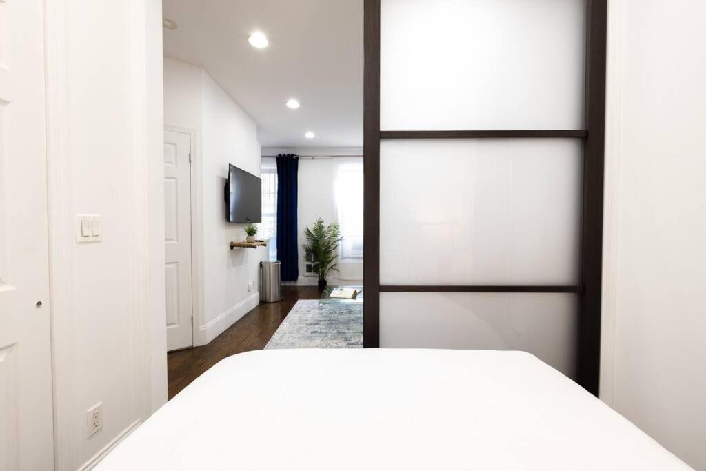 69-2D Stylish Lower East Side 1BR Apt BRAND NEW