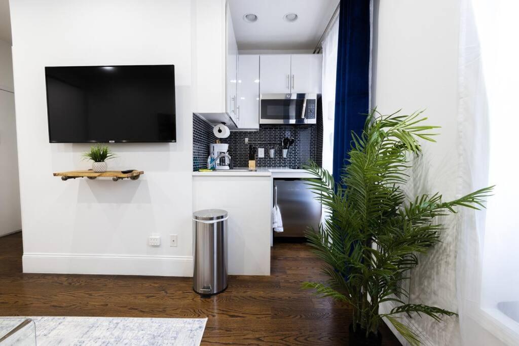 69-2D Stylish Lower East Side 1BR Apt BRAND NEW