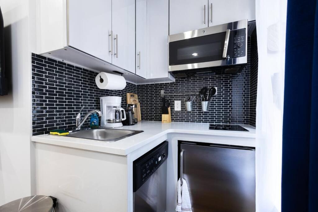 69-2D Stylish Lower East Side 1BR Apt BRAND NEW