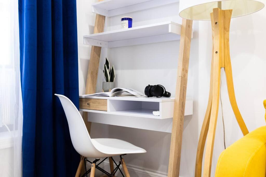 69-2D Stylish Lower East Side 1BR Apt BRAND NEW