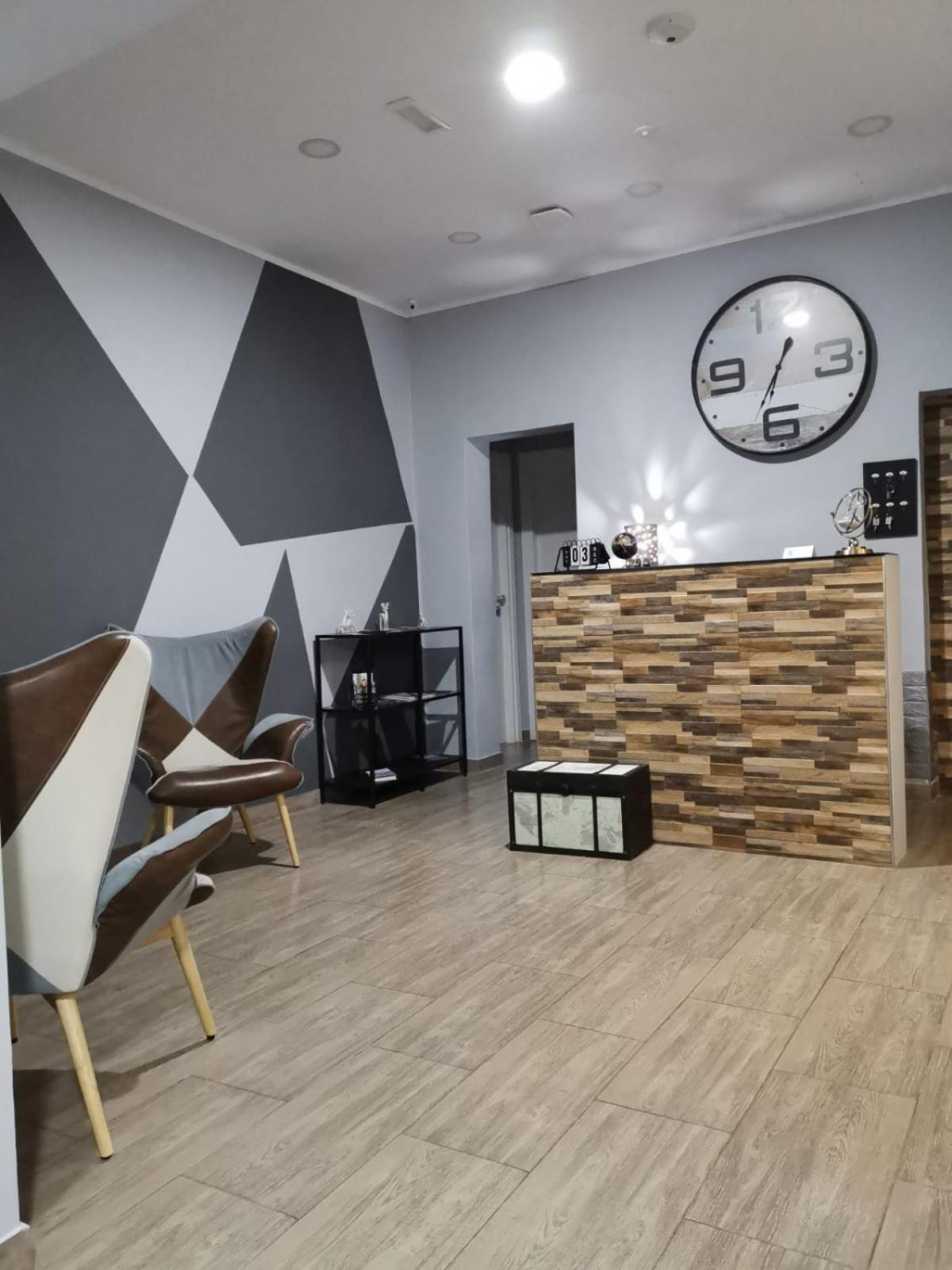 Re Carlo Rooms - Image 3