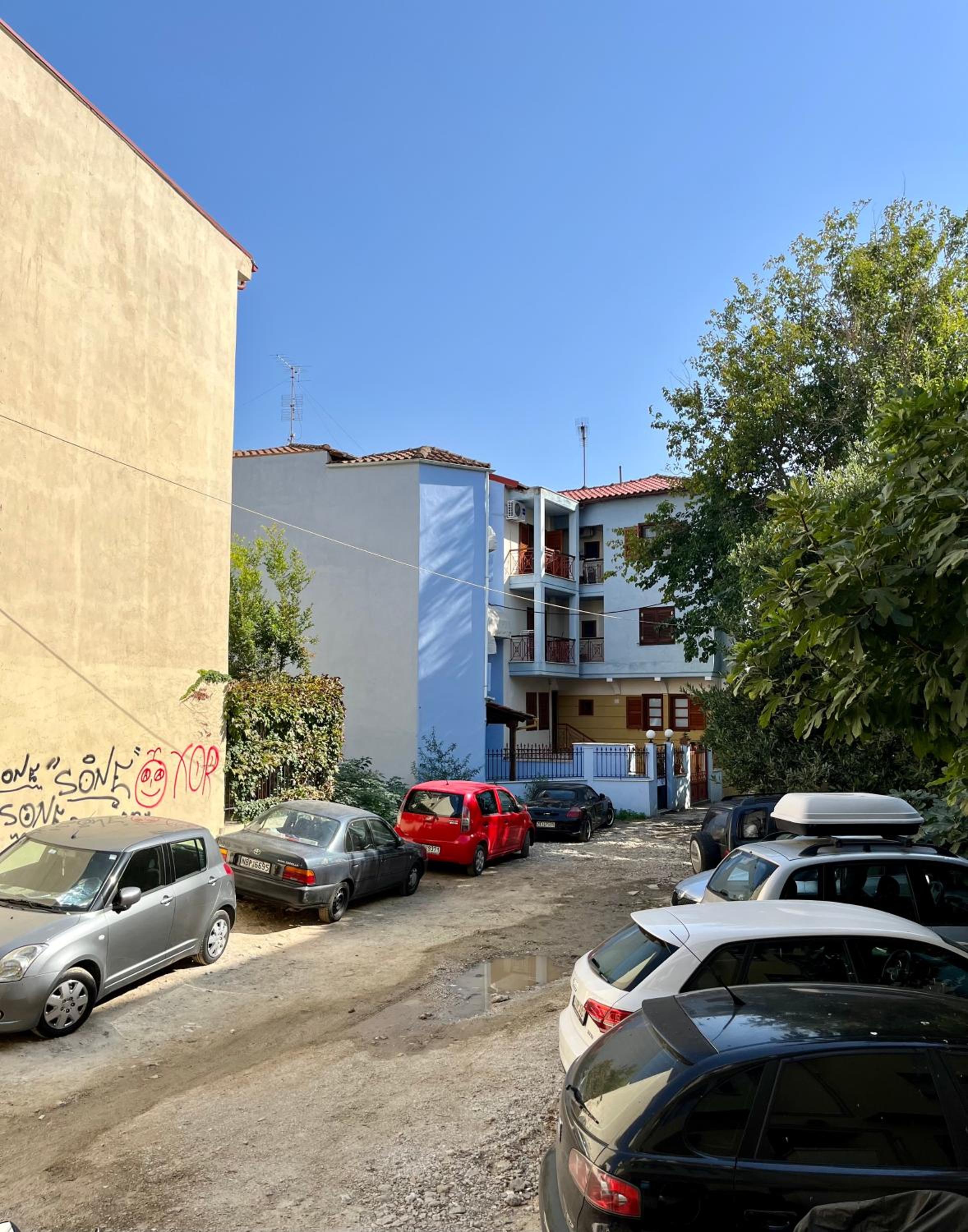 Danae Apartments