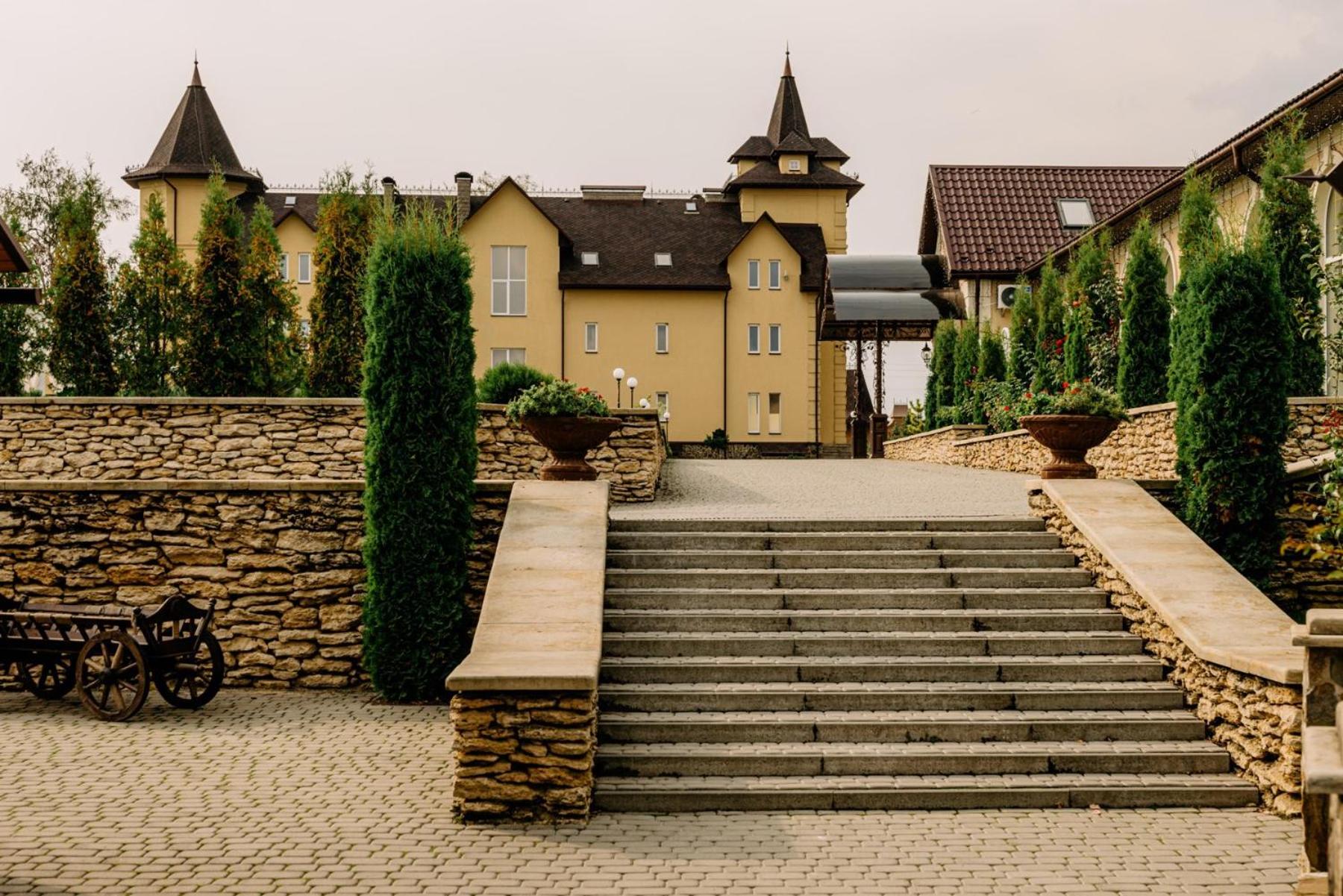 Готельно-ресторанний комплекс Прованс парк view 4