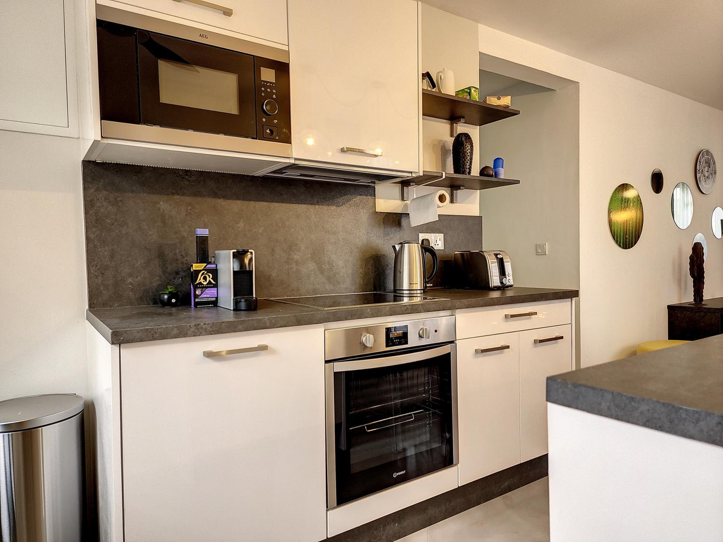 Sunkissed - Brand New Beach apartment located 50m from beach view 3