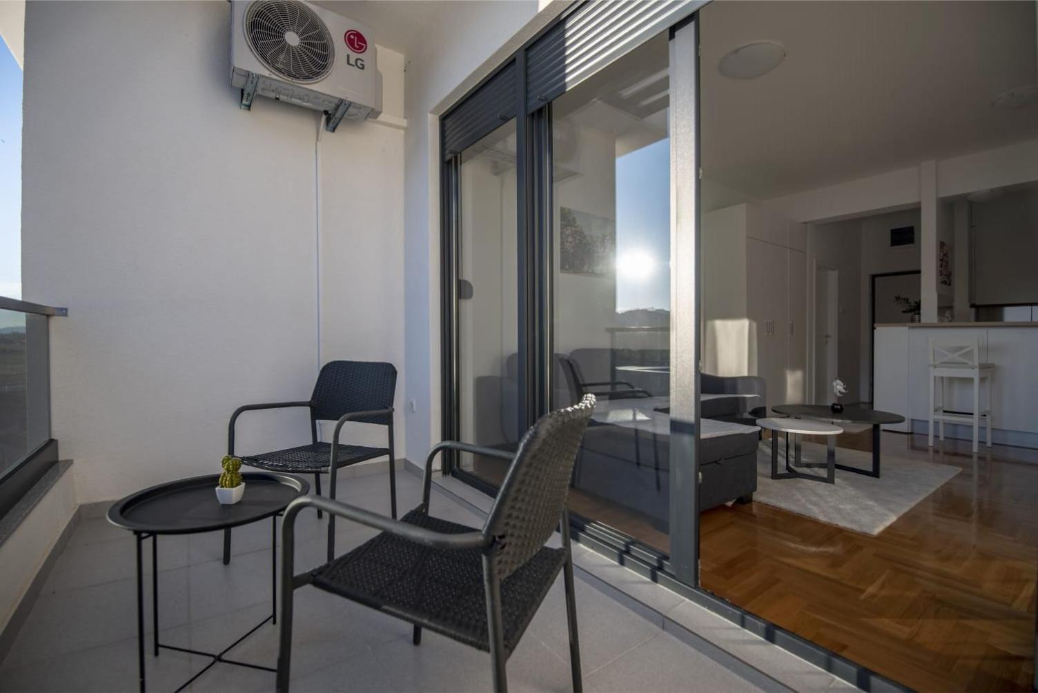 APARTMAN DERETIC