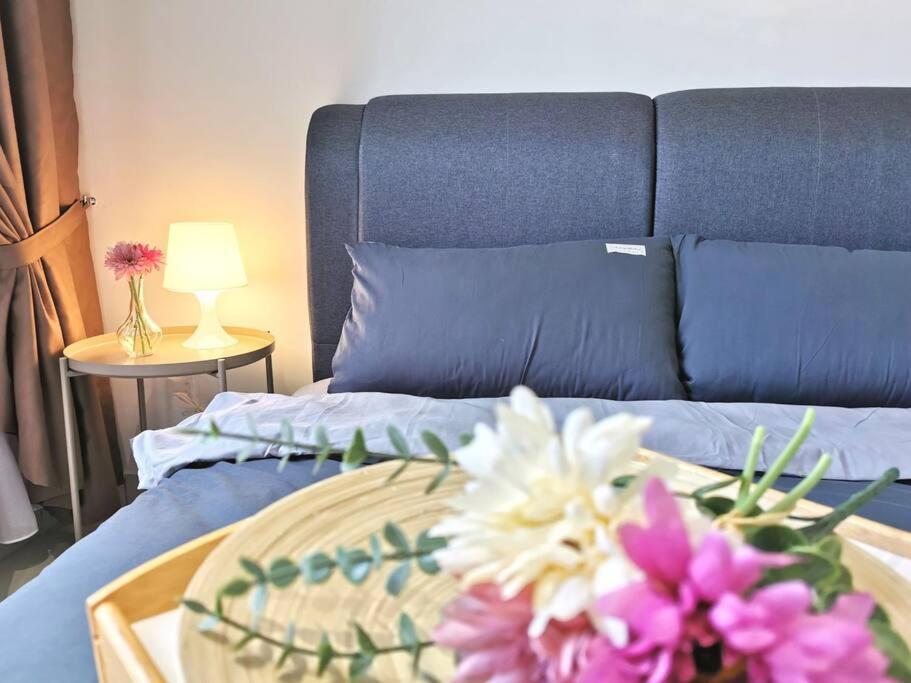 8 Traders Garden 1BR Pool View Internet Netflix photo 8
