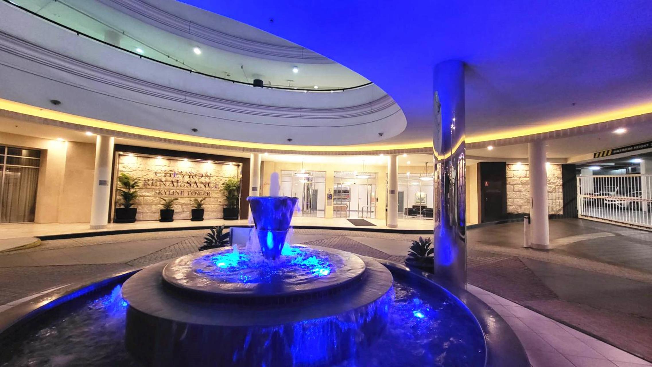 Beachside 2 BR Apt in the Heart of Surfers Paradise - Chevron Renaissance - free parking