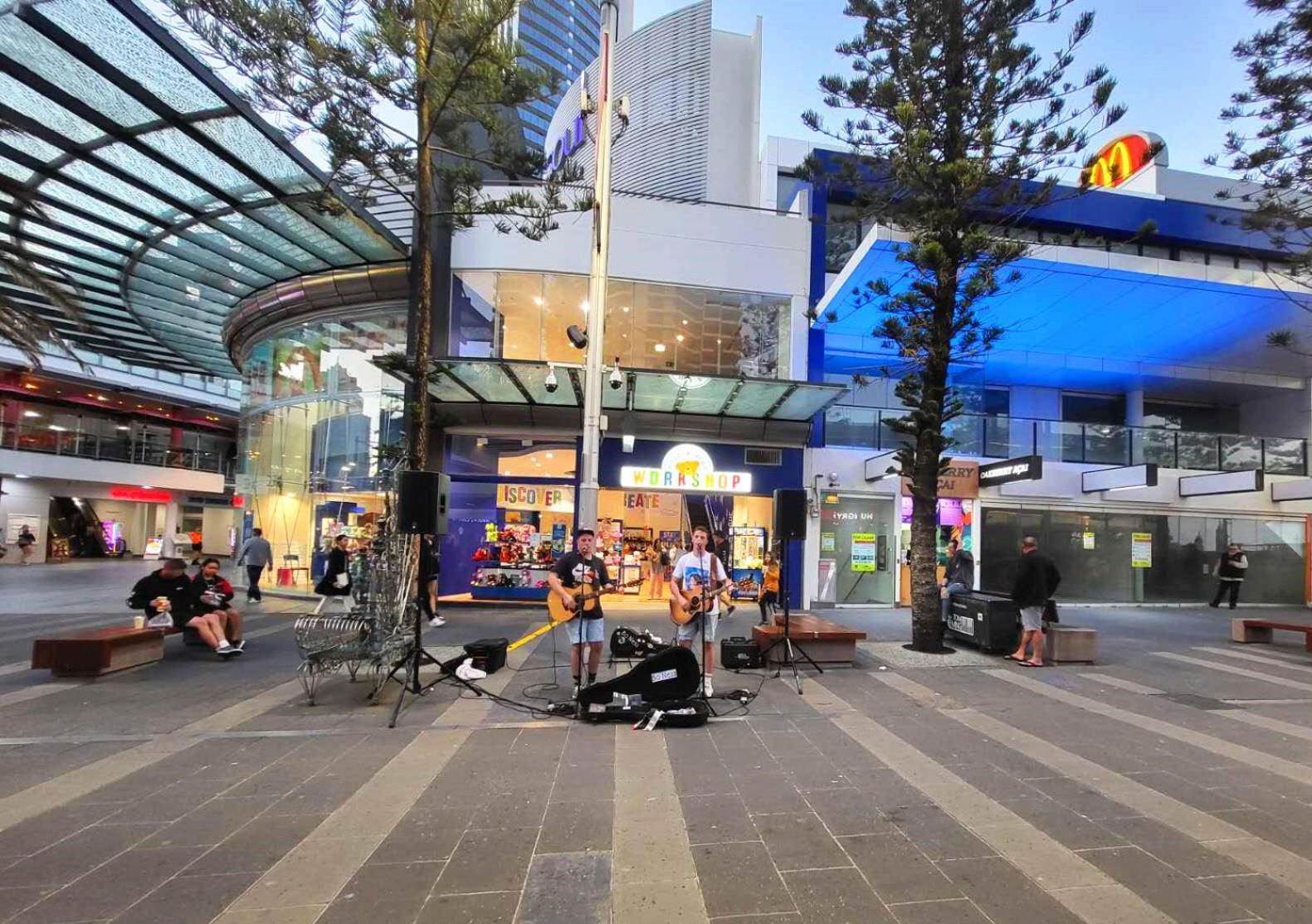 Beachside 2 BR Apt in the Heart of Surfers Paradise - Chevron Renaissance - free parking