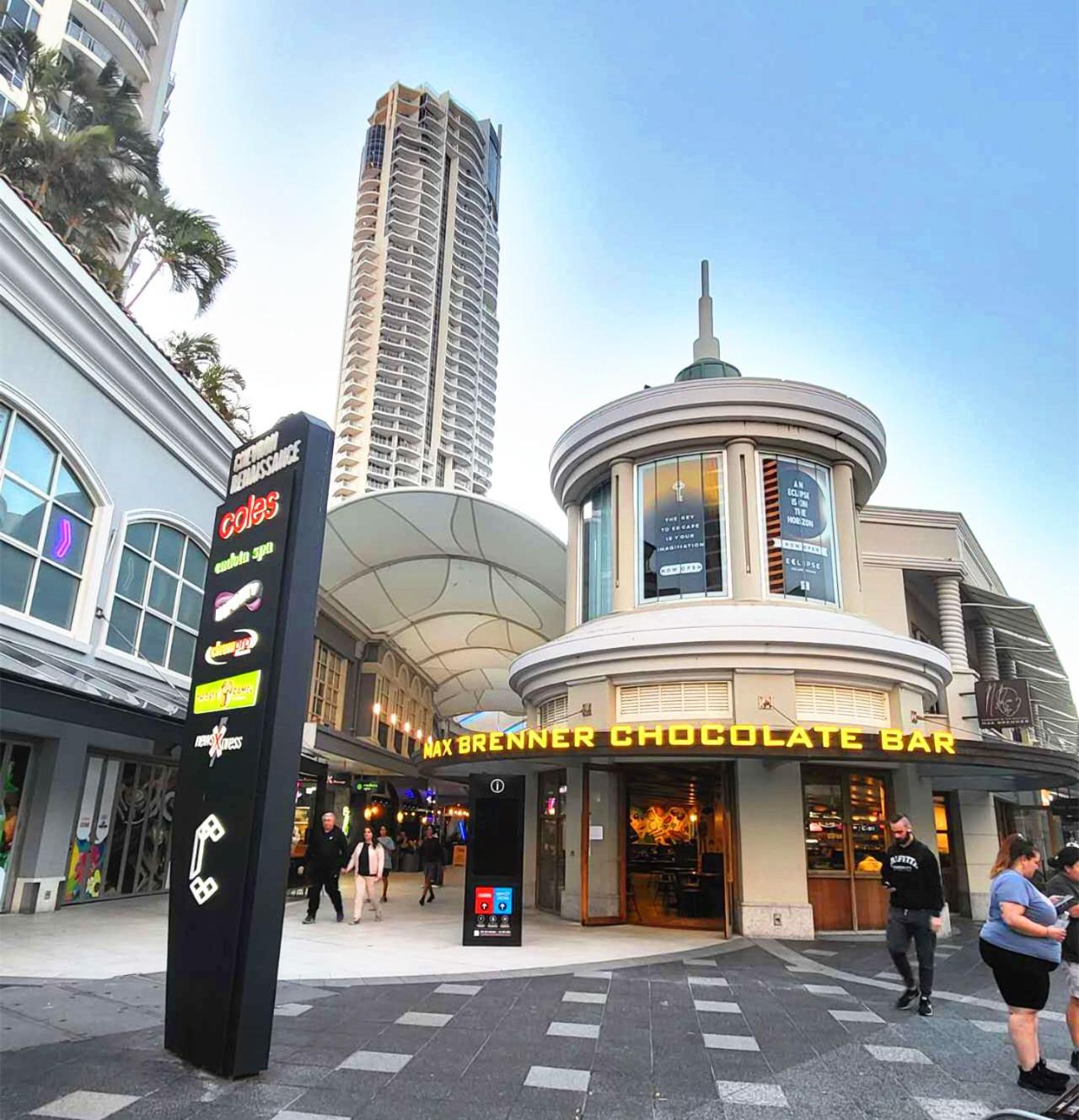 Beachside 2 BR Apt in the Heart of Surfers Paradise - Chevron Renaissance - free parking