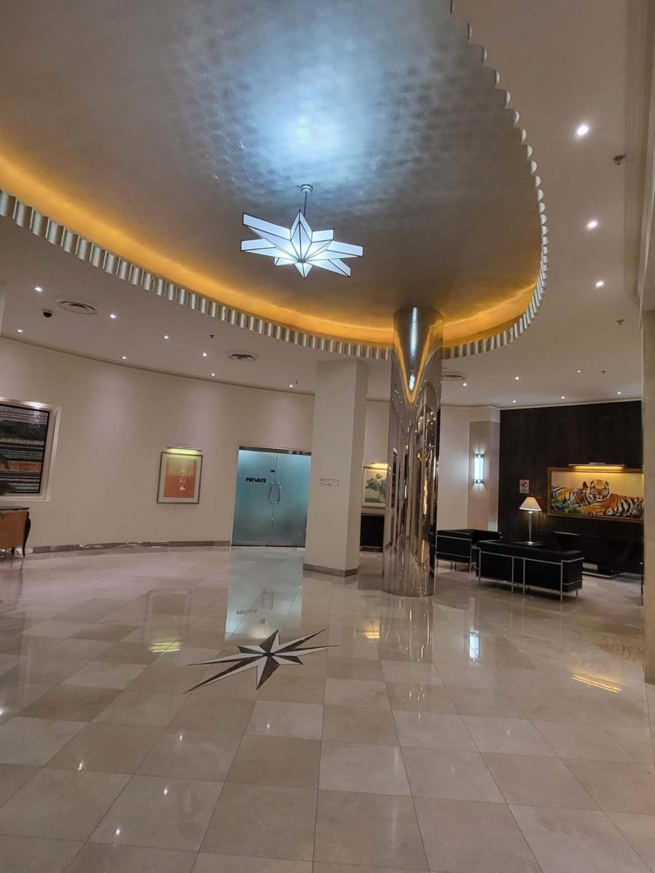 Beachside 2 BR Apt in the Heart of Surfers Paradise - Chevron Renaissance - free parking