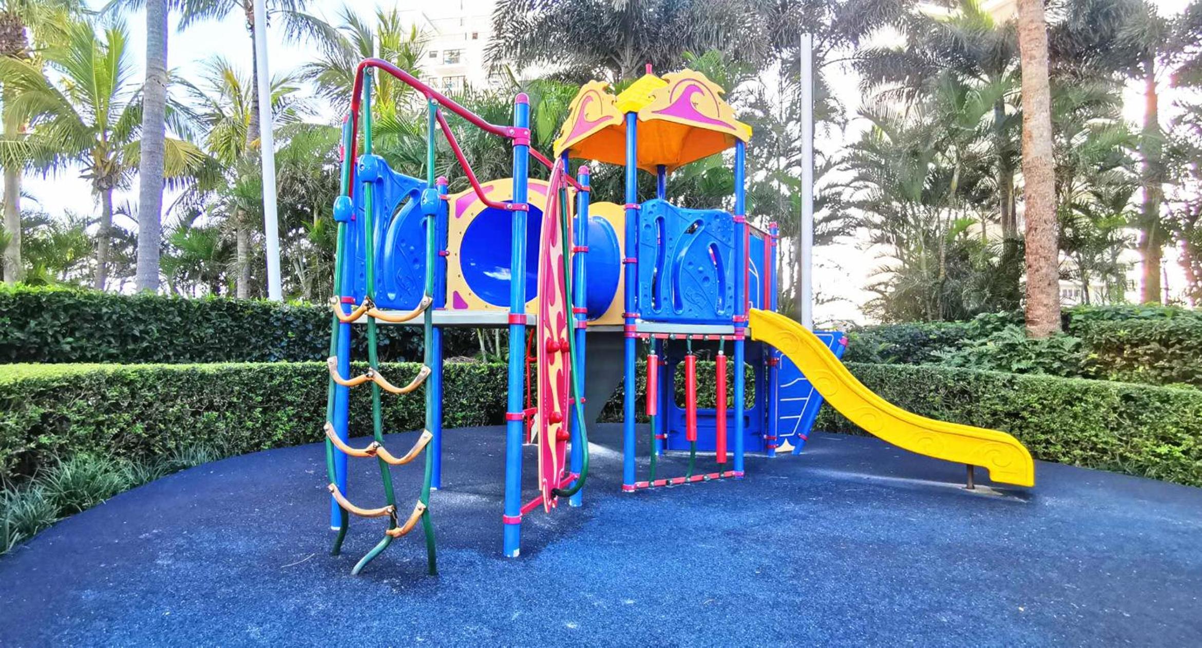 Beachside 2 BR Apt in the Heart of Surfers Paradise - Chevron Renaissance - free parking
