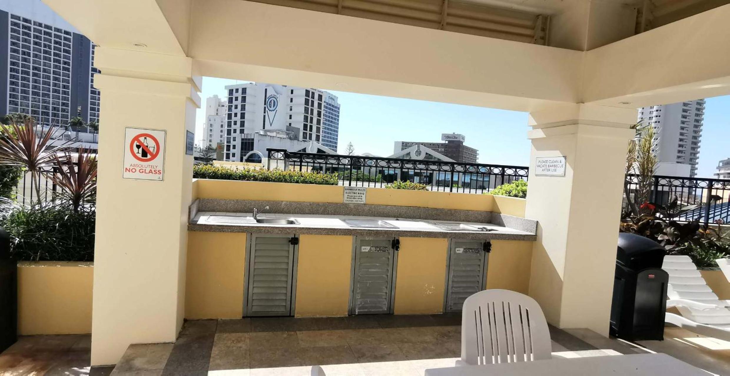 Beachside 2 BR Apt in the Heart of Surfers Paradise - Chevron Renaissance - free parking