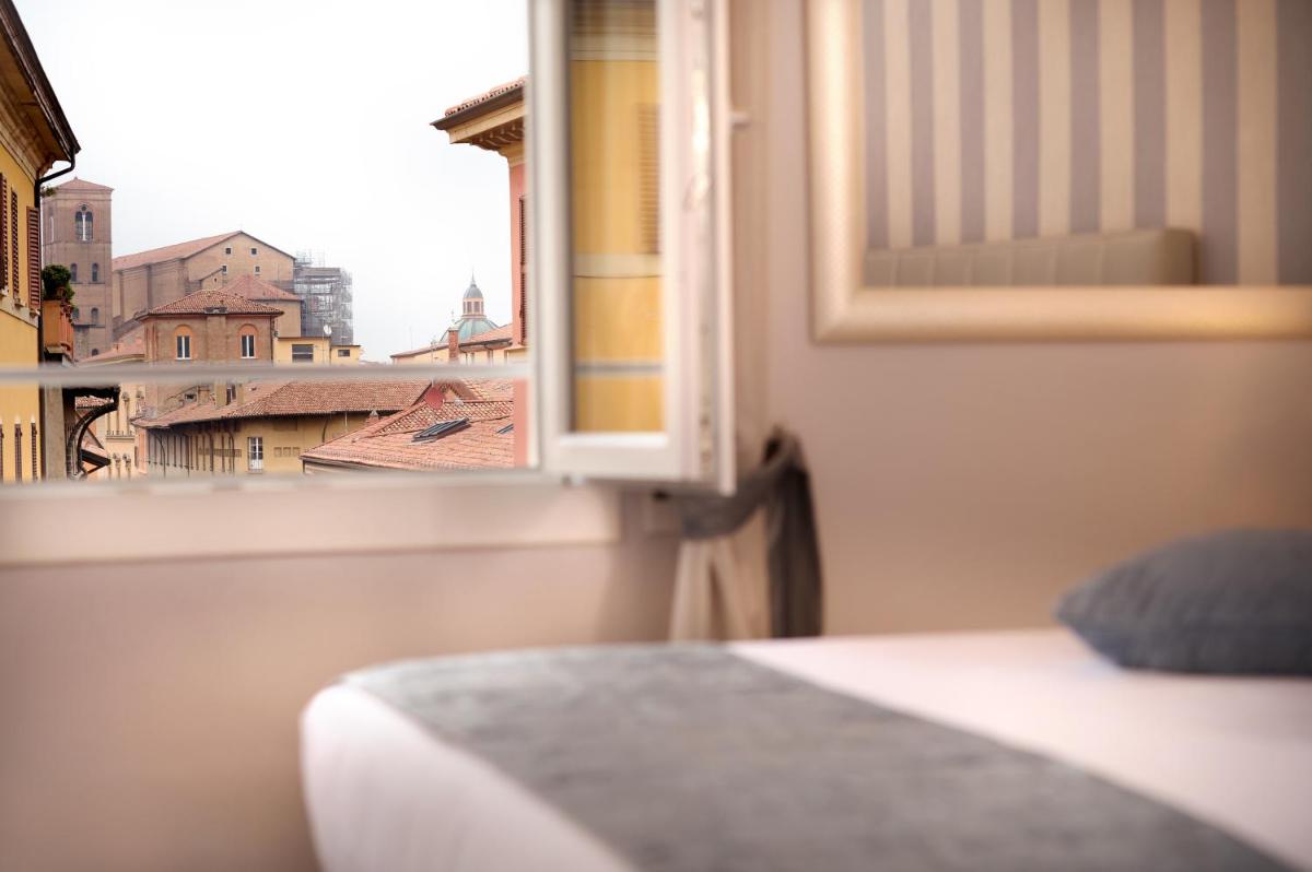 D'AZEGLIO 62 LUXURY ROOMS view 4