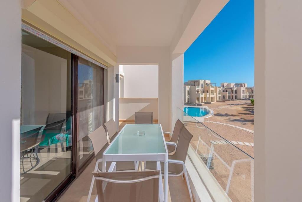 Bright 2-Bedroom Apartment with Golf Course & Pool View l Cyan, El Gouna view 2