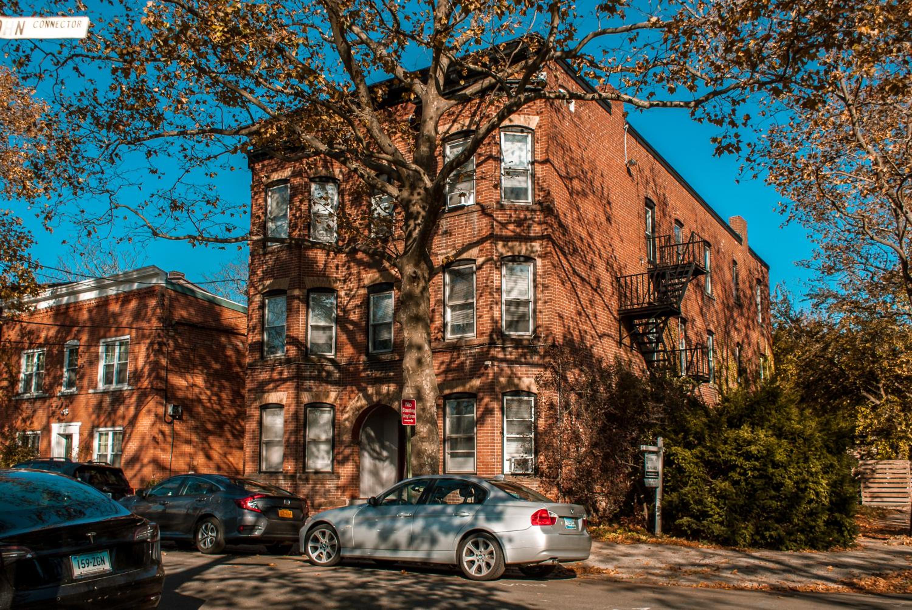 Gorgeous 1BR Wooster Sq. apt. - wshr/dryr, parking view 2