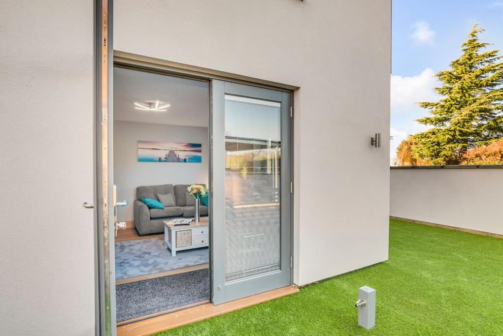 Isabel's wing! A stunning 2 bedroom Property view 2