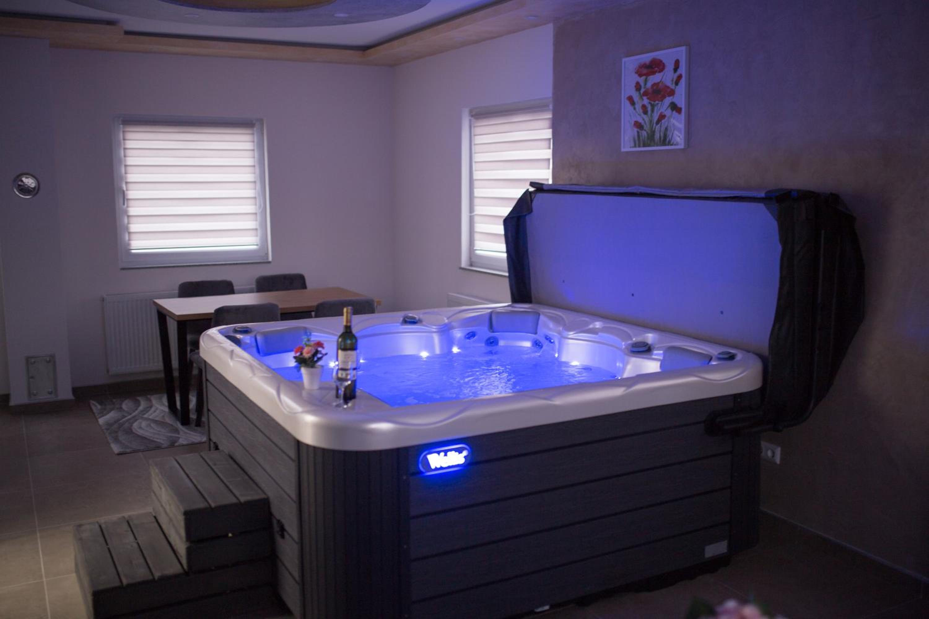 Lux Apartment jacuzzi - Mermer Brkić