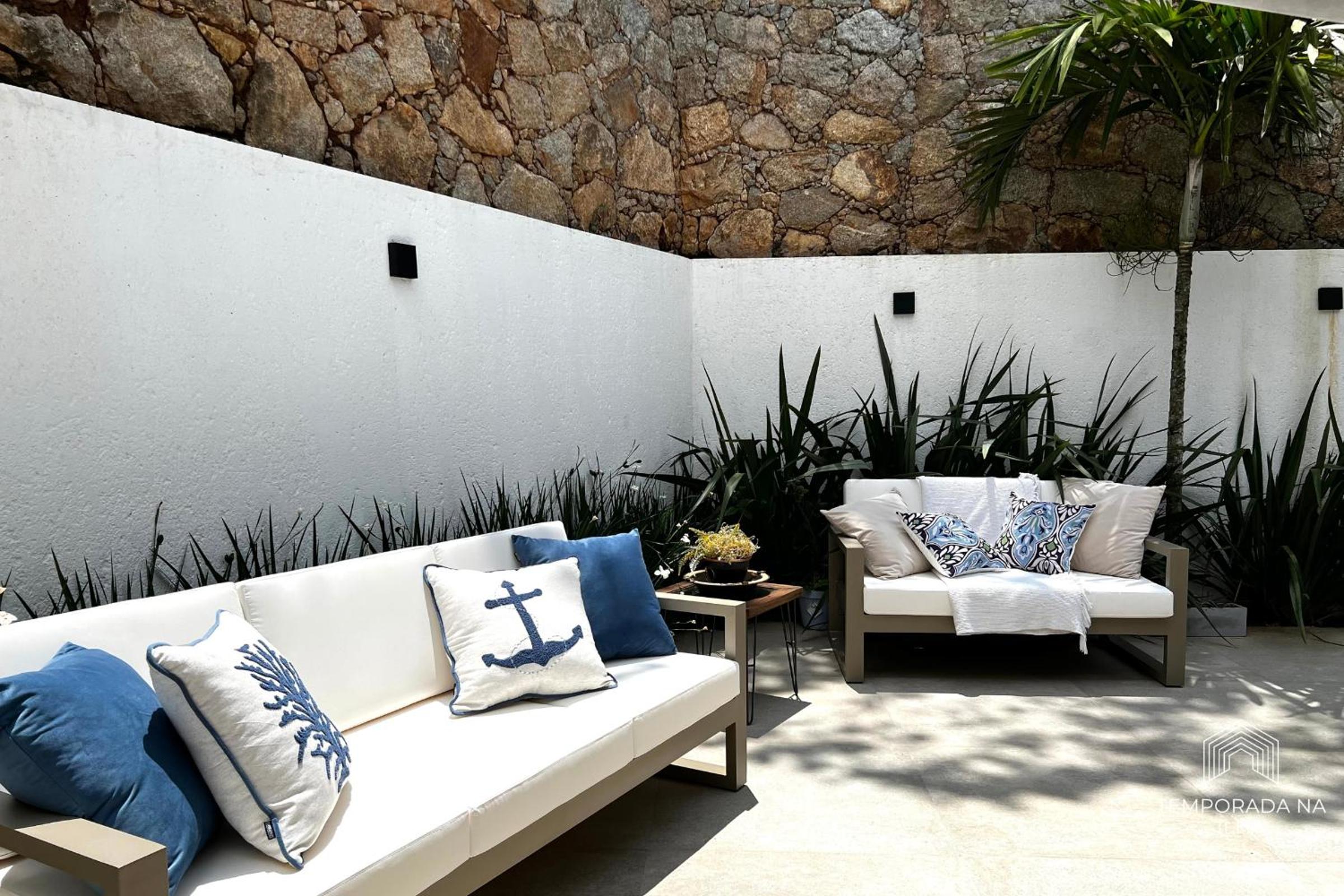 Casa moderna com piscina em Floripa - caminho das praias