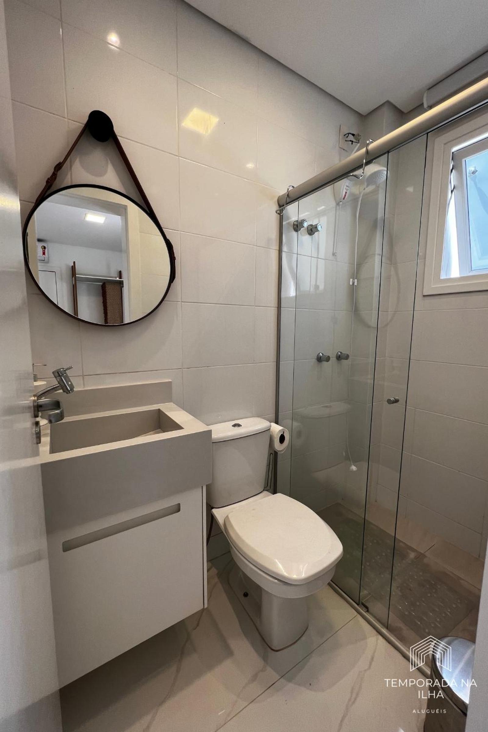 Casa moderna com piscina em Floripa - caminho das praias