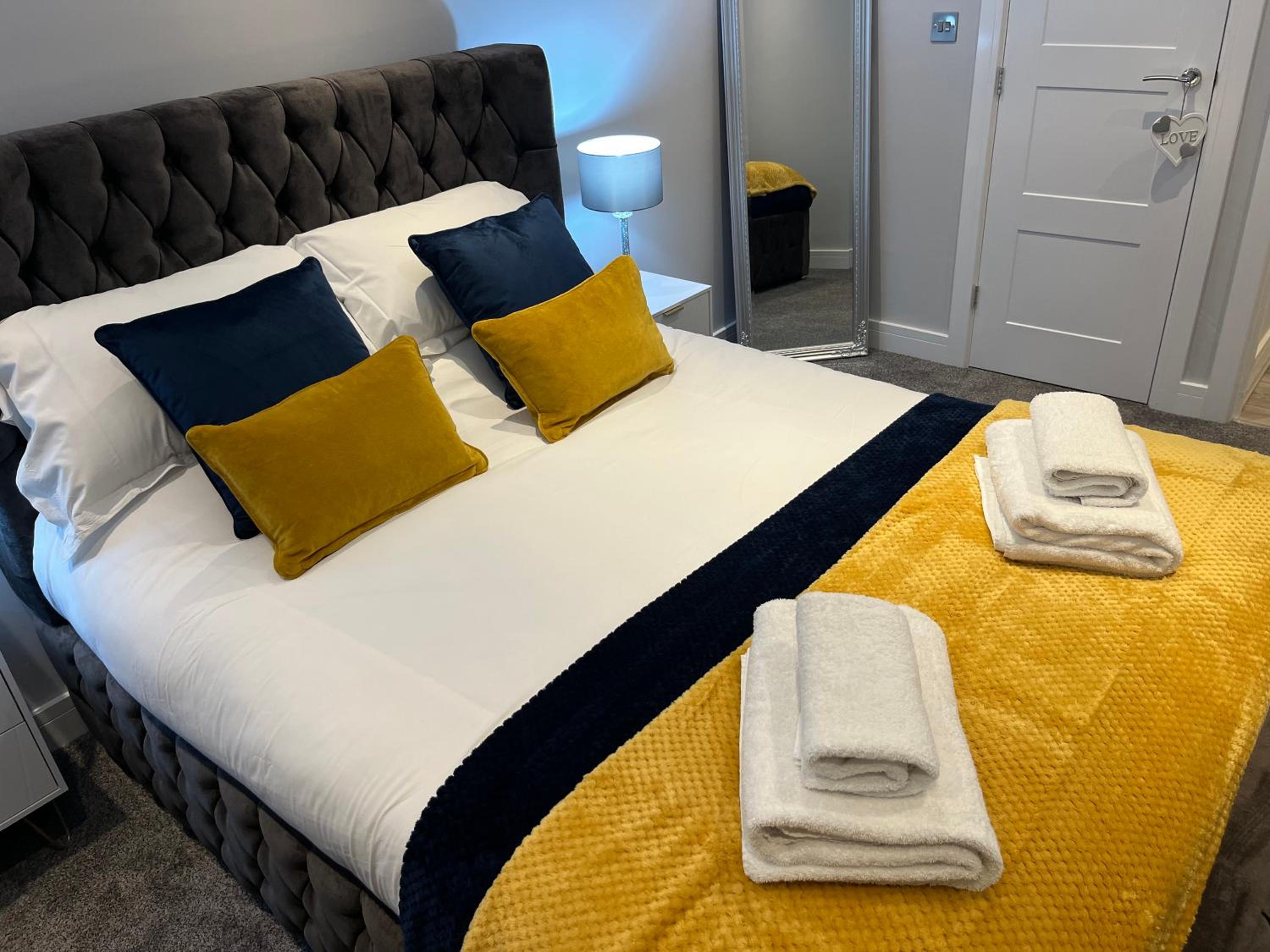 The Penthouse - Luxury 2 Bed Apartment in Skegness view 3