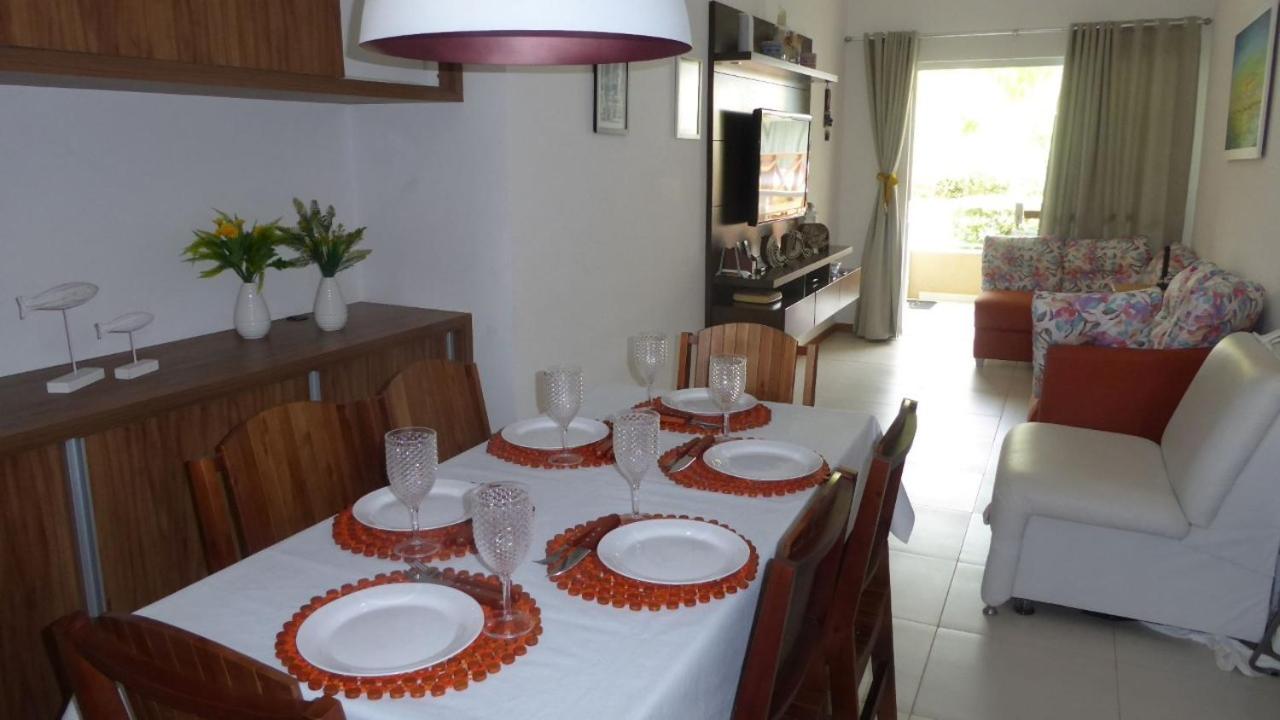Soft Guarajuba -Lindo Village Residencial amplo 2 quartos com suite e varanda no Térreo