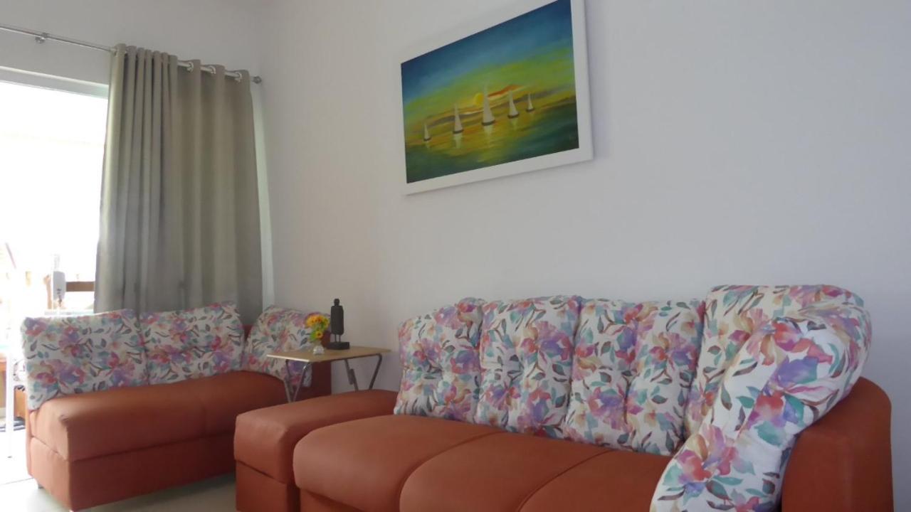 Soft Guarajuba -Lindo Village Residencial amplo 2 quartos com suite e varanda no Térreo