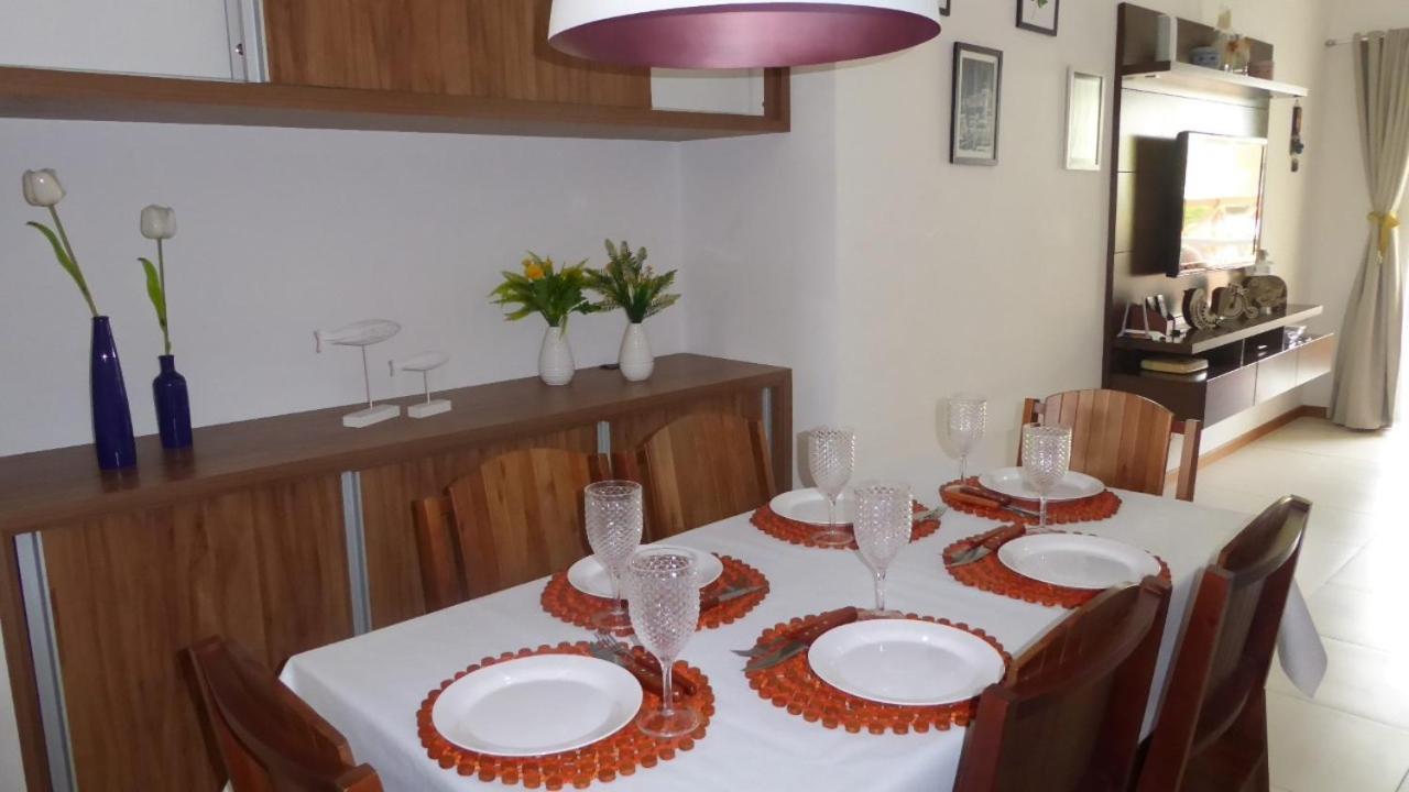 Soft Guarajuba -Lindo Village Residencial amplo 2 quartos com suite e varanda no Térreo