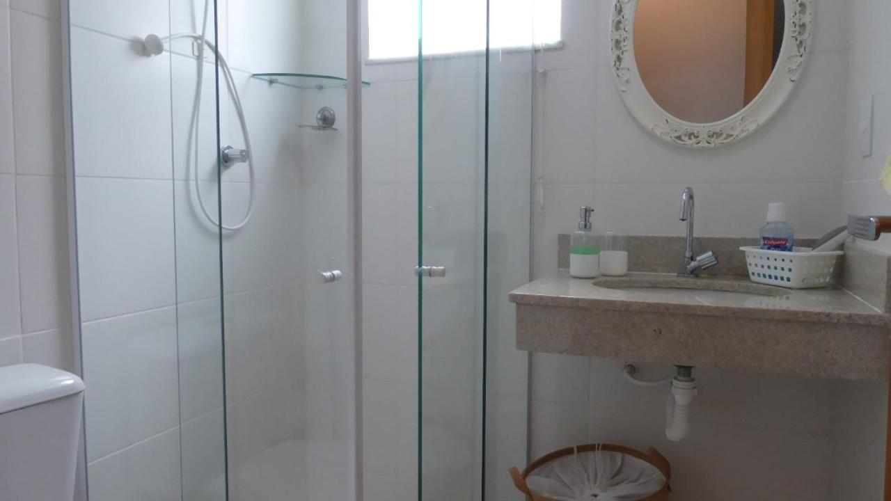 Soft Guarajuba -Lindo Village Residencial amplo 2 quartos com suite e varanda no Térreo