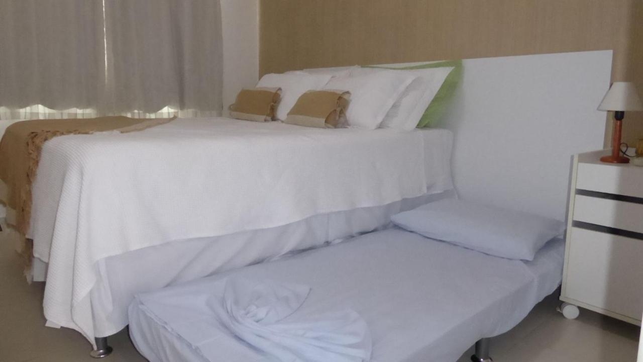 Soft Guarajuba -Lindo Village Residencial amplo 2 quartos com suite e varanda no Térreo