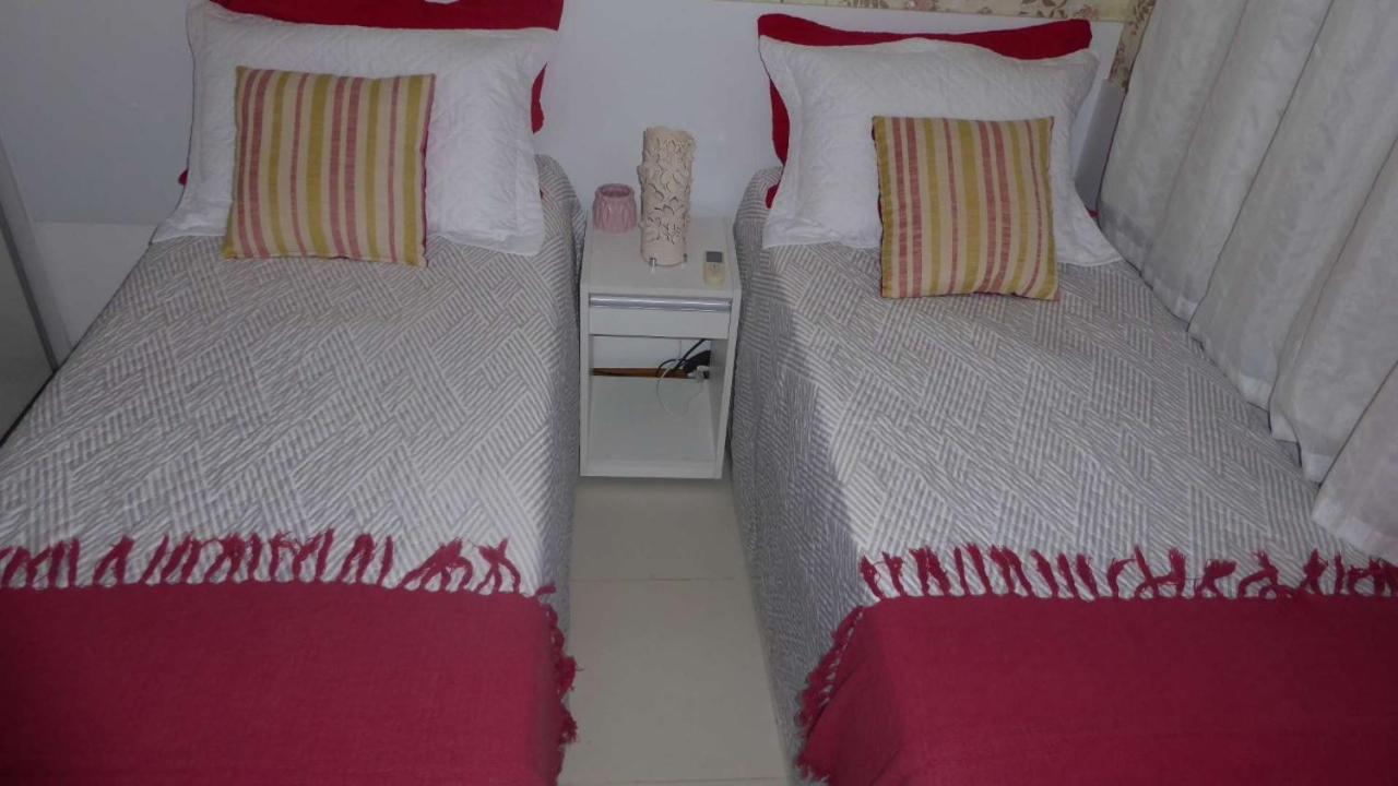Soft Guarajuba -Lindo Village Residencial amplo 2 quartos com suite e varanda no Térreo