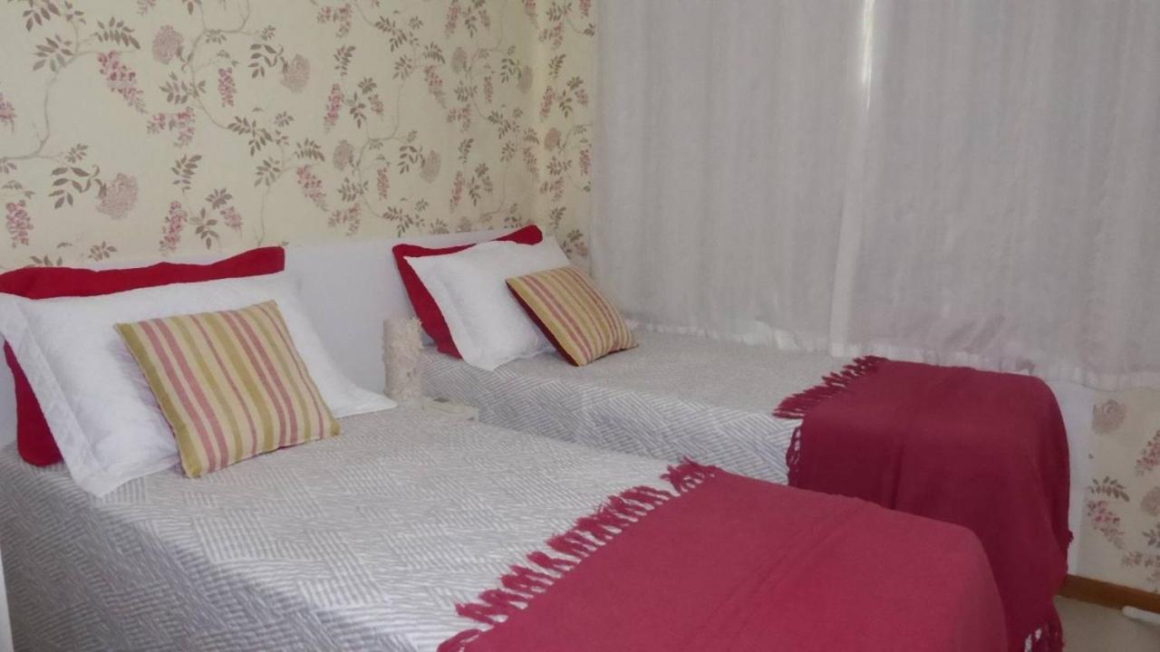 Soft Guarajuba -Lindo Village Residencial amplo 2 quartos com suite e varanda no Térreo
