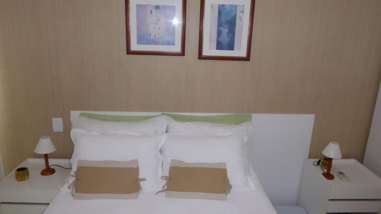 Soft Guarajuba -Lindo Village Residencial amplo 2 quartos com suite e varanda no Térreo