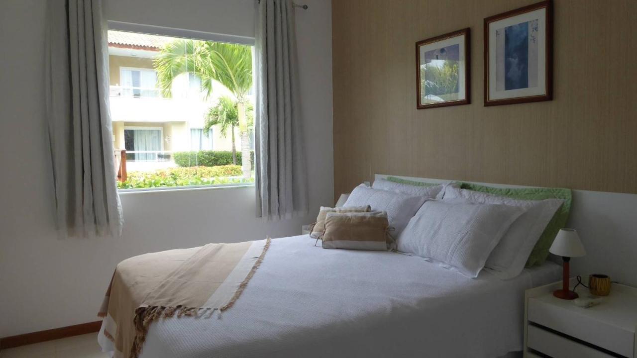 Soft Guarajuba -Lindo Village Residencial amplo 2 quartos com suite e varanda no Térreo