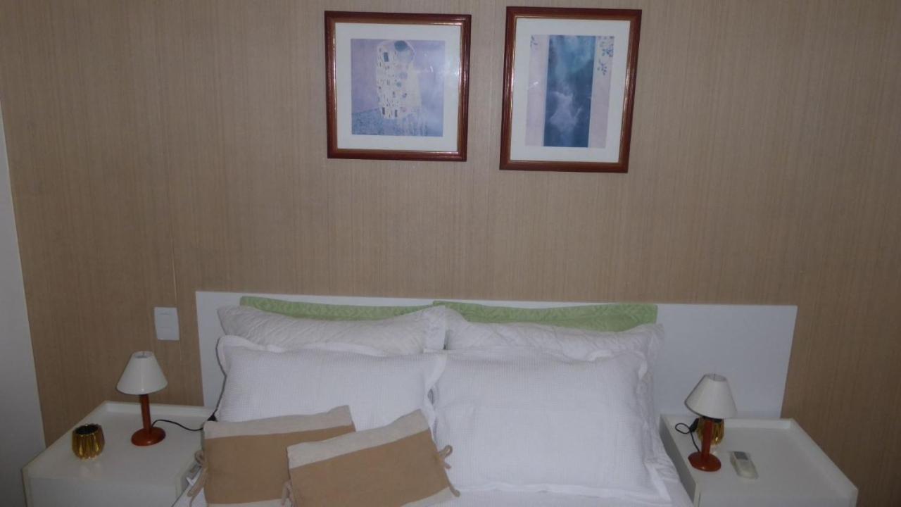 Soft Guarajuba -Lindo Village Residencial amplo 2 quartos com suite e varanda no Térreo