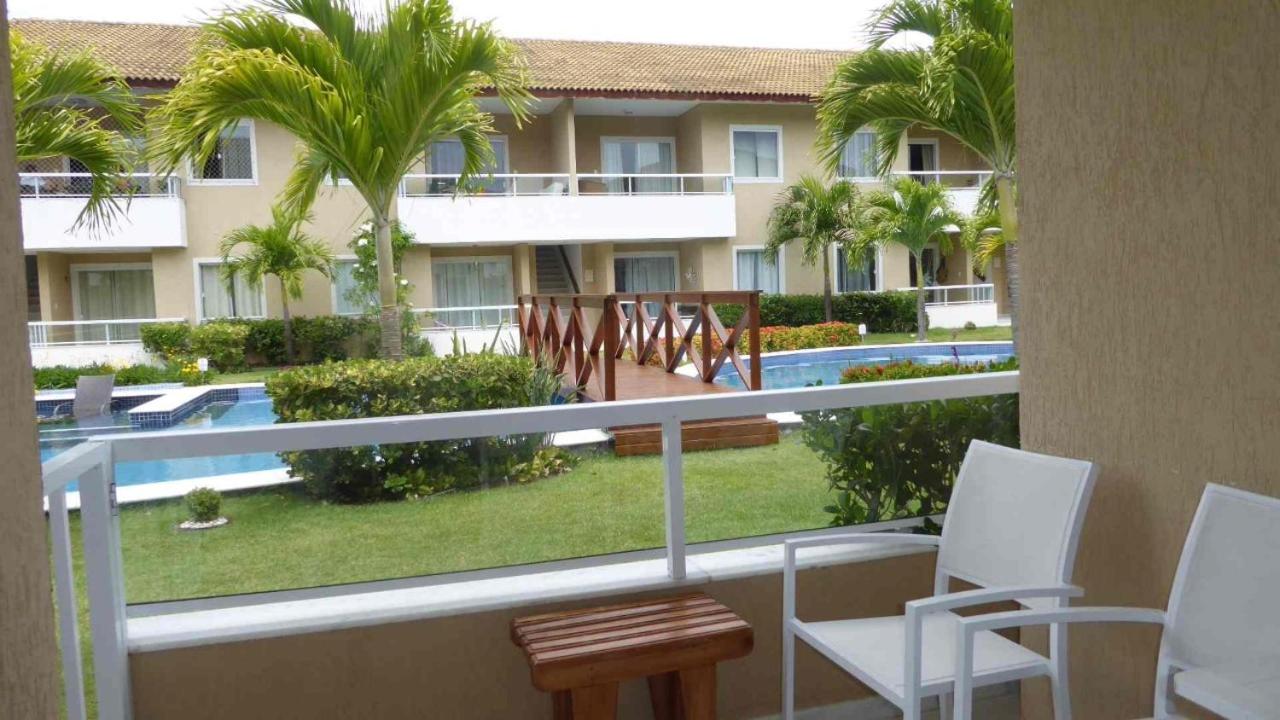 Soft Guarajuba -Lindo Village Residencial amplo 2 quartos com suite e varanda no Térreo