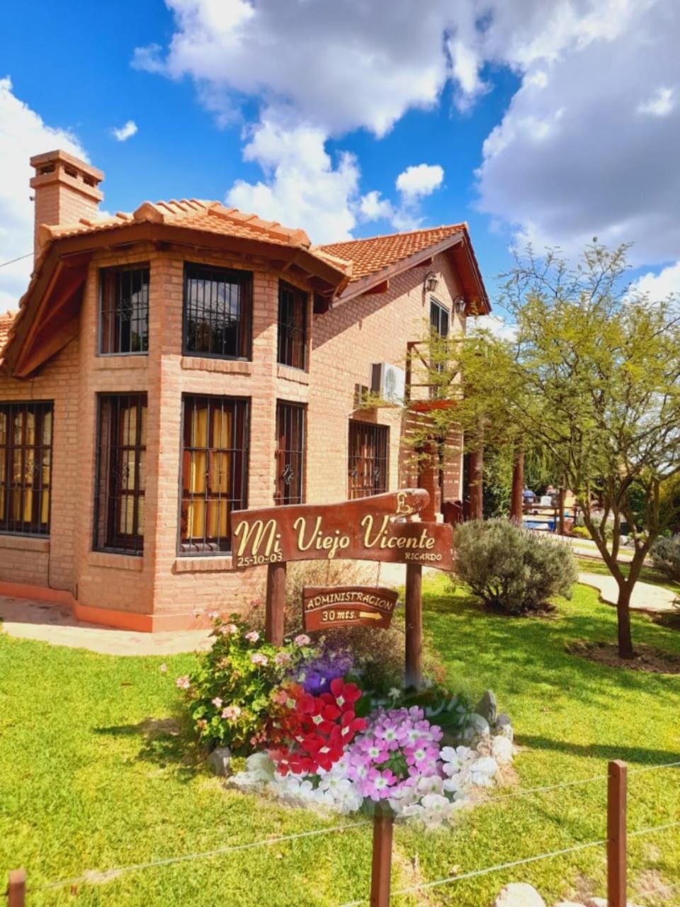 Hotel Complejo Mi Viejo Vicente - Image 1