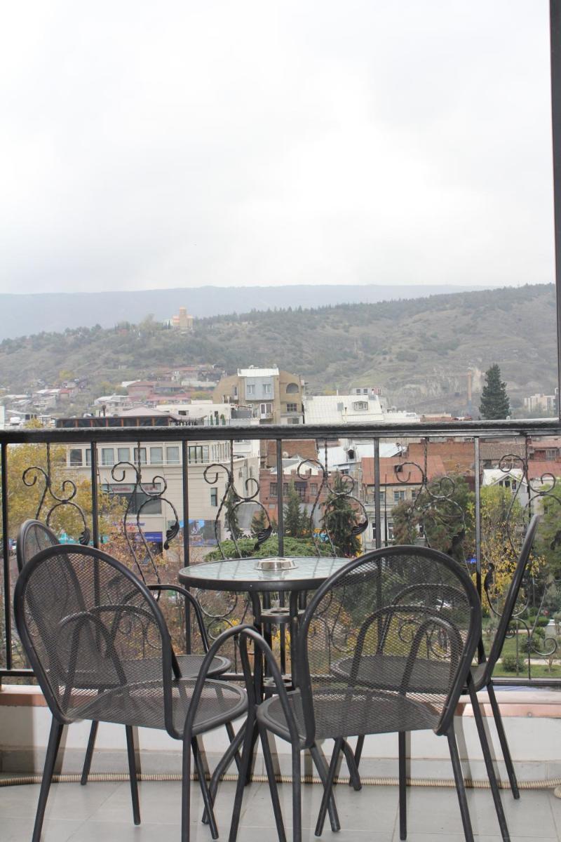 balcony