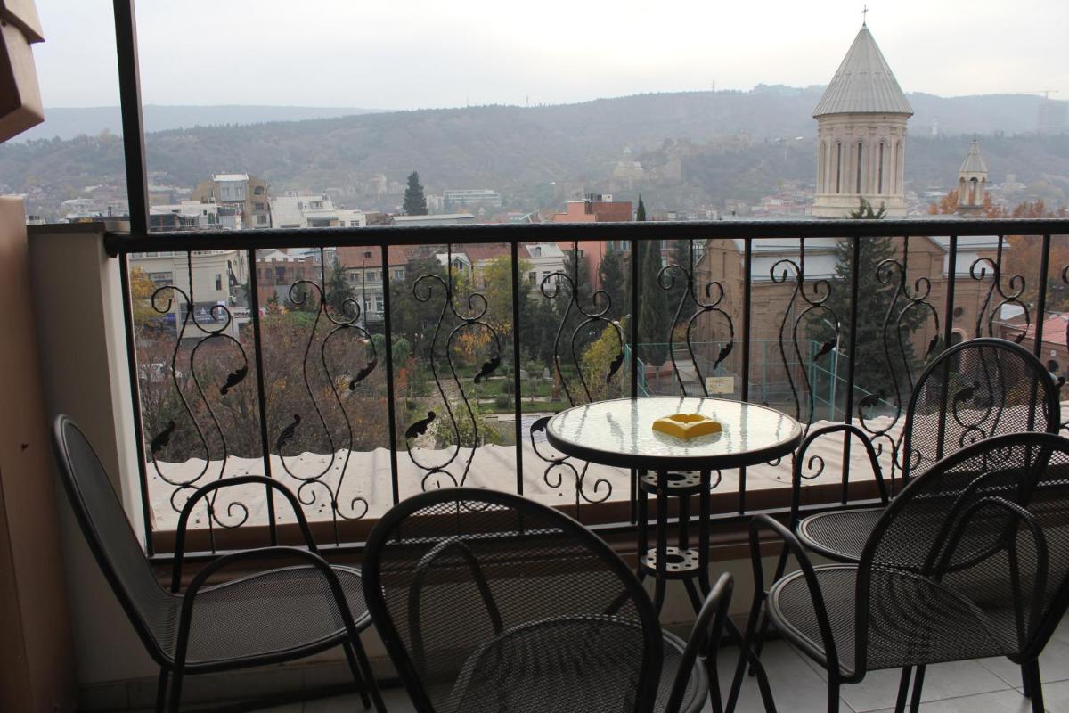 balcony