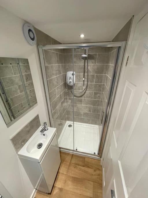 *Close to Beach* One Bedroom Suite with Parking view 2