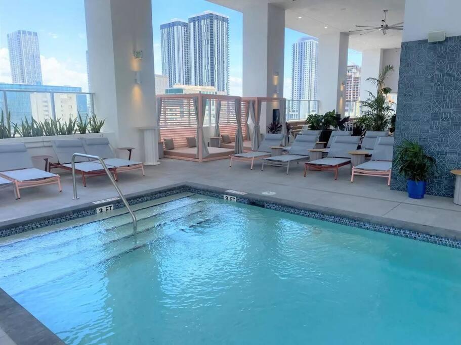 Amazing Condo in Downtown Miami/Brickell w/PARKING