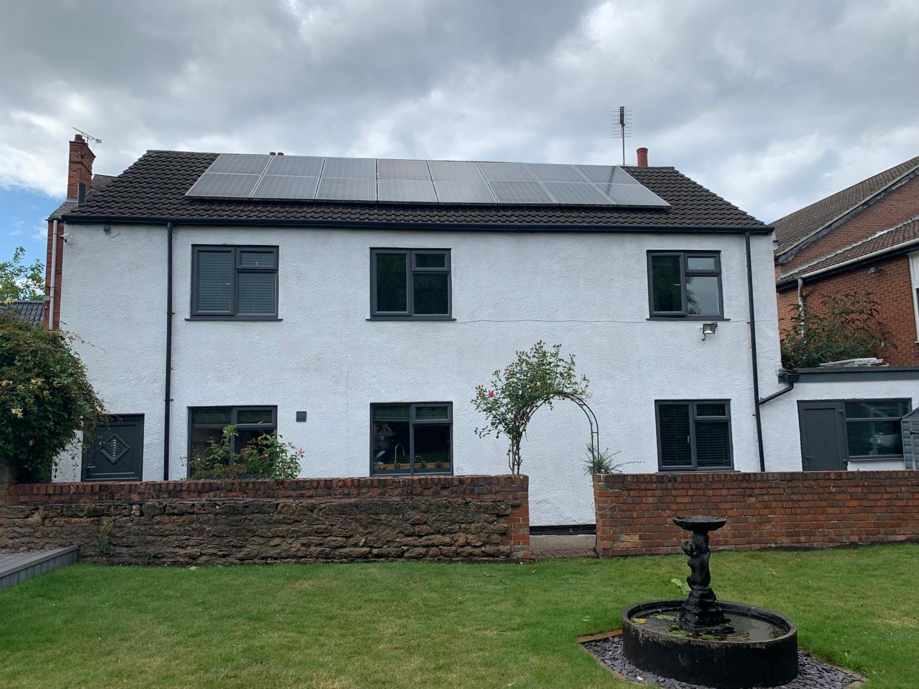 BYRON SQUARE COTTAGE