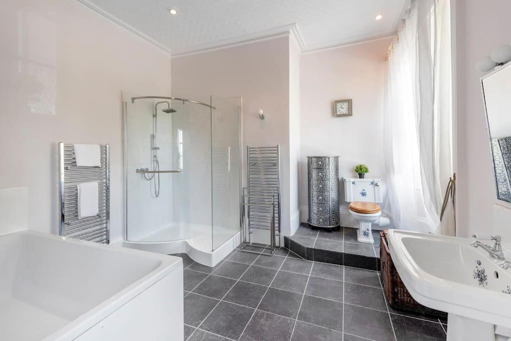 The Manor Holcombe Luxury House Pool & Hot-tub view 2
