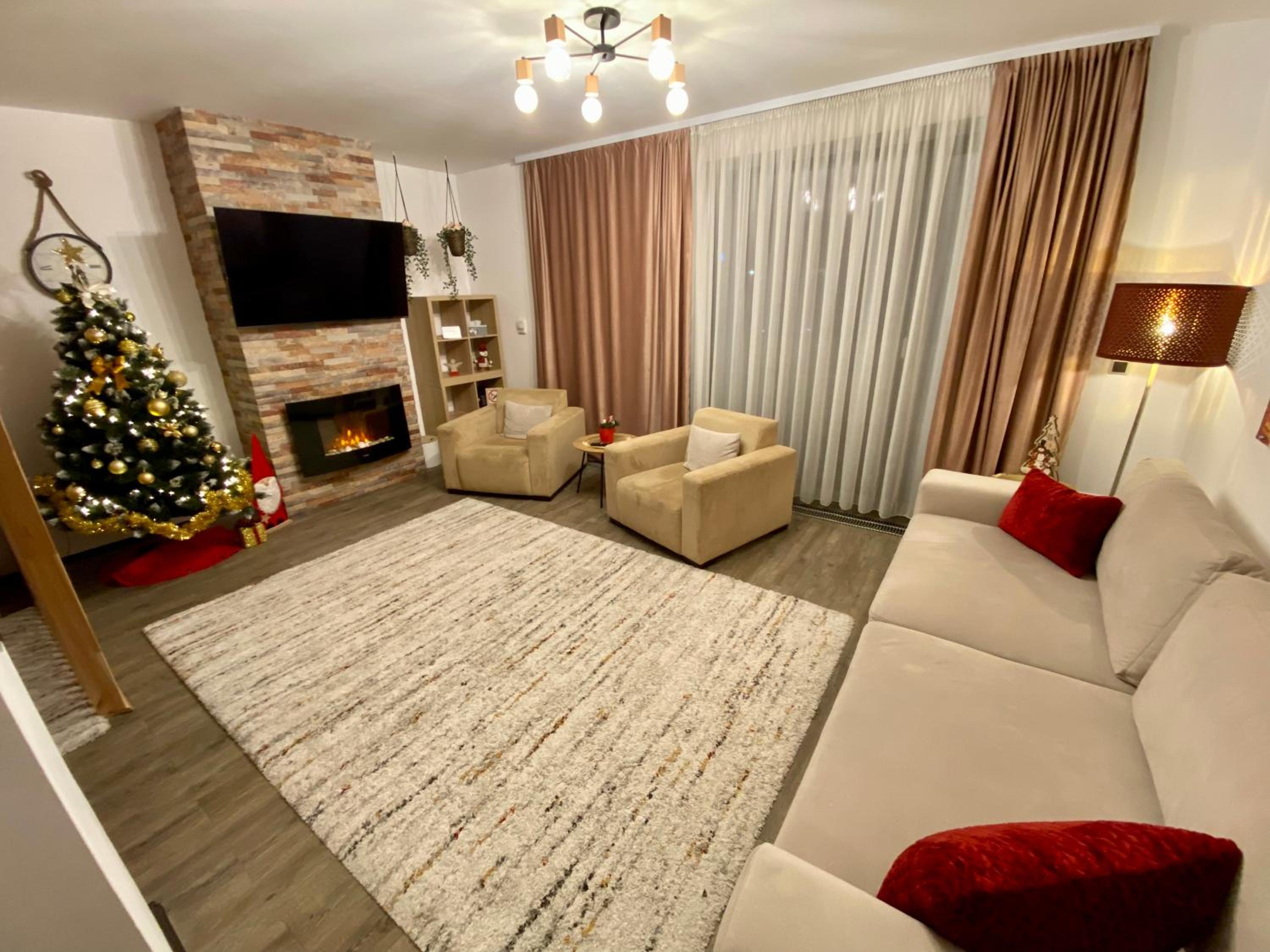 Dream Studio Silver Mountain view 3