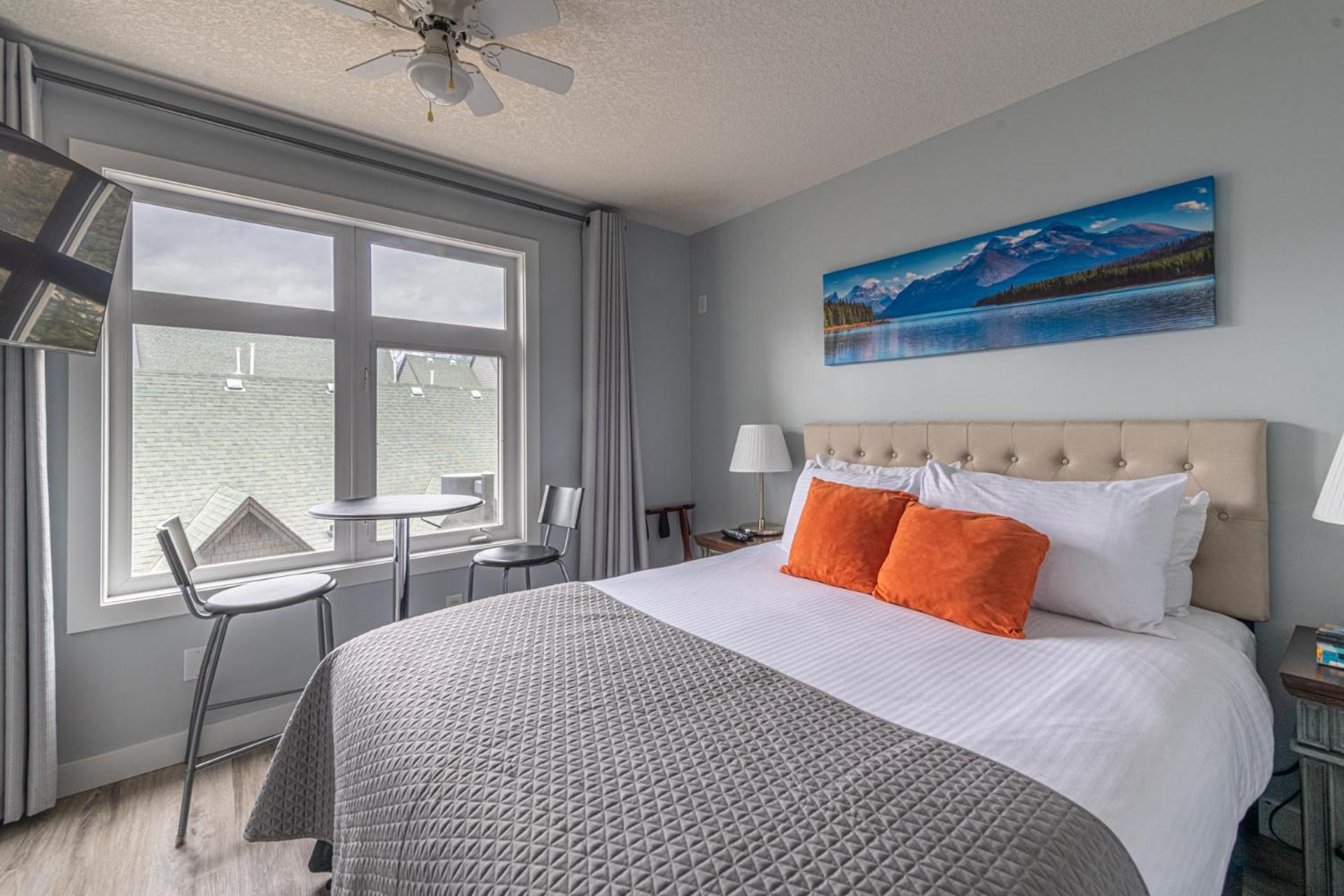 Windtower Lodge - Canmore