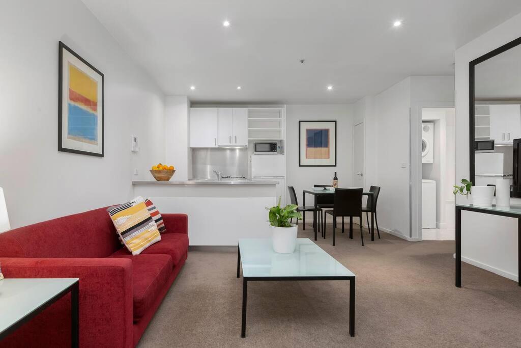 107 Astral Apartments - Image 2